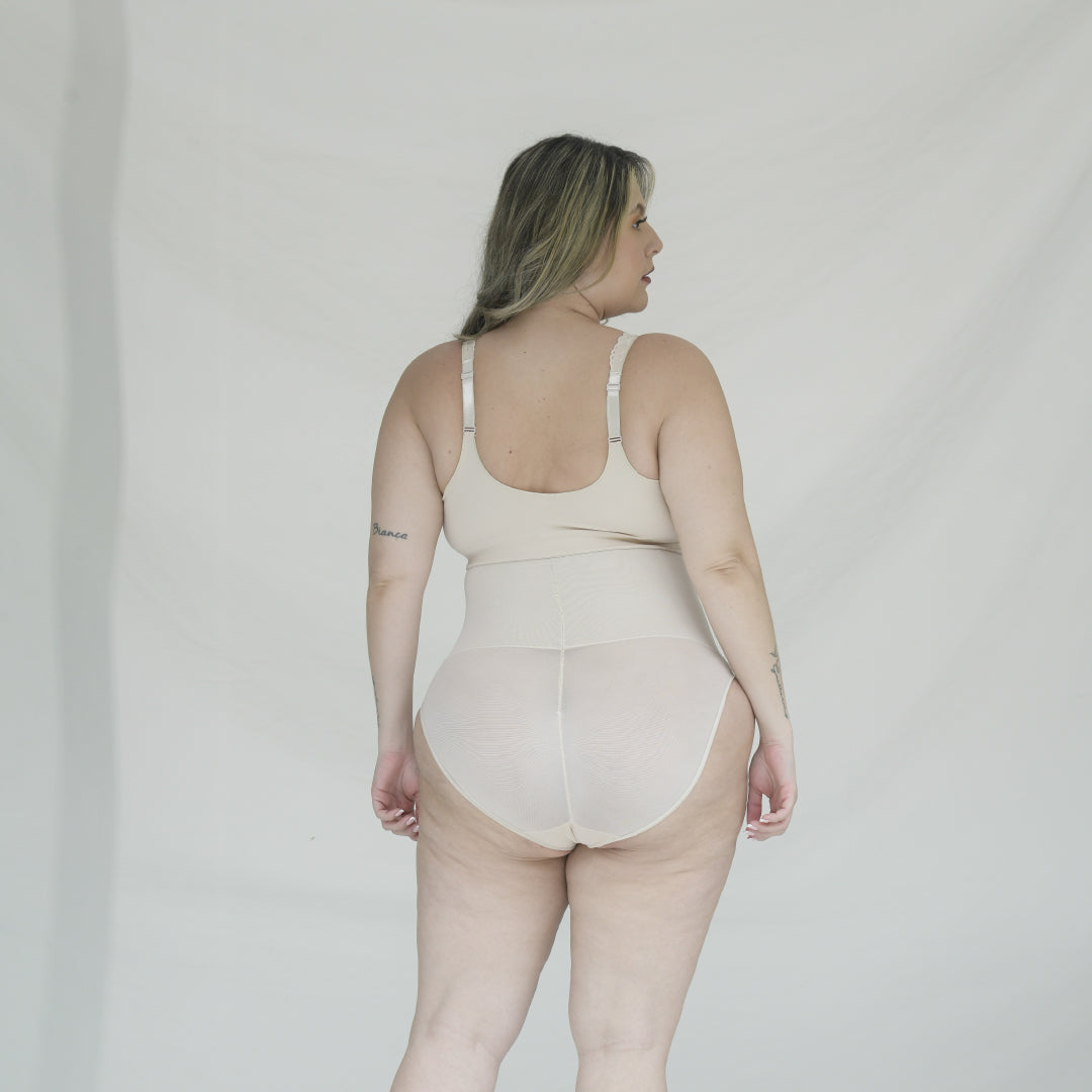 BRA de abrochadura frontal con corte en encaje
